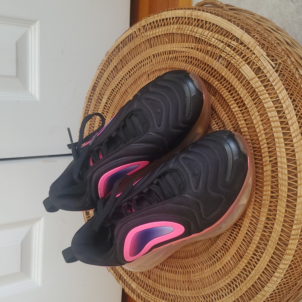 Nike Youth Airmax 720 Pink And Black Rise Athletic Sneakers - Picture 2 of 10